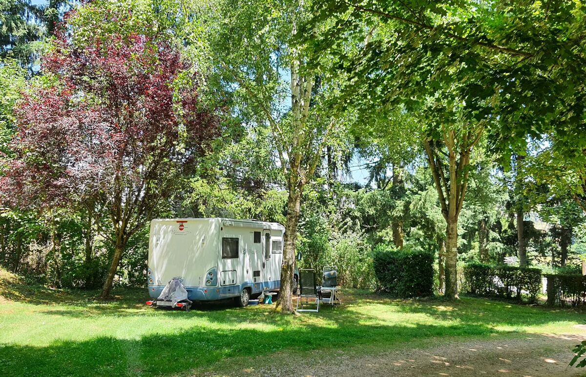12 - Camping Lac de Saint Point - Hébergement