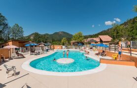 Offre ' - '02 - Camping le Clot du Jay - Piscine