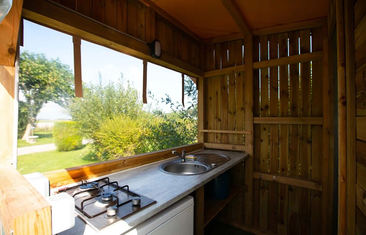 16 - Camping Le Haut Dick - Hébergement