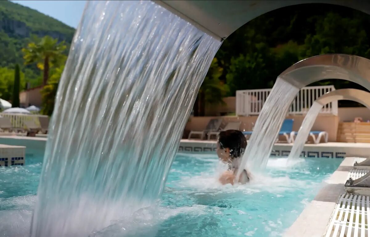 06 - Camping Le Peyrelade - Piscine