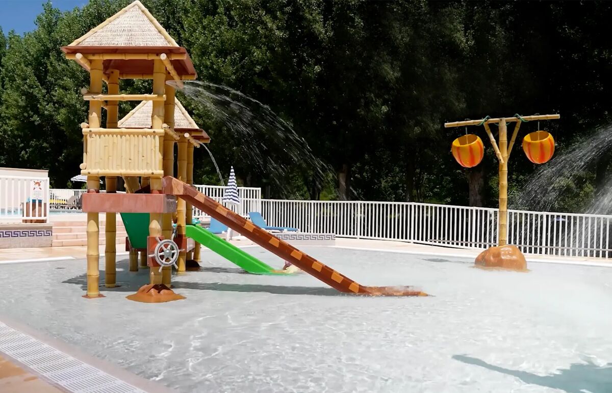 08 - Camping Le Peyrelade - Piscine