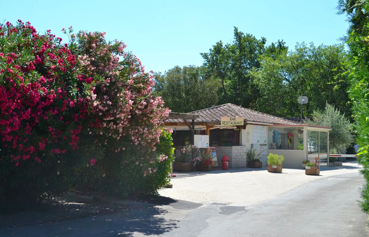 38 - Camping Le Saint Michelet - Service