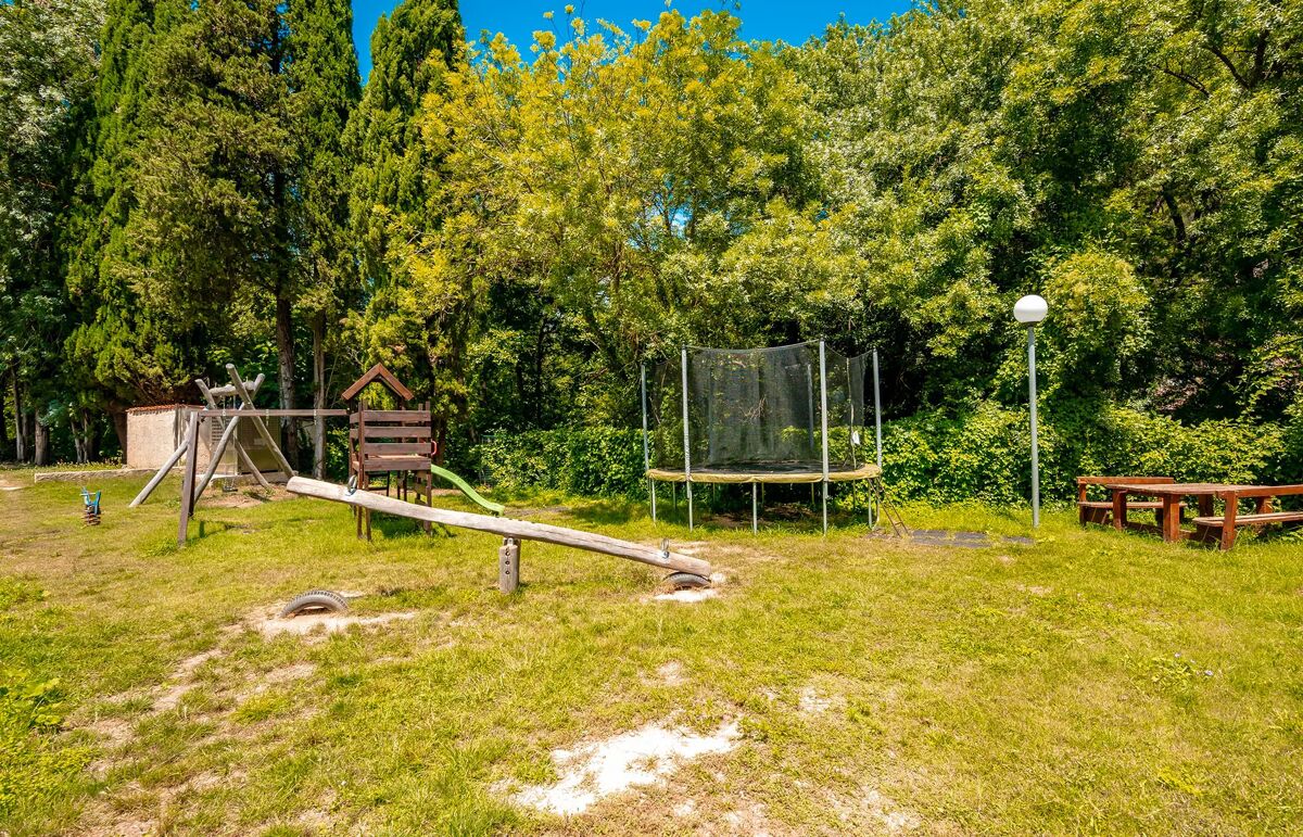 12 - Camping Les Tomasses - Aire de jeux