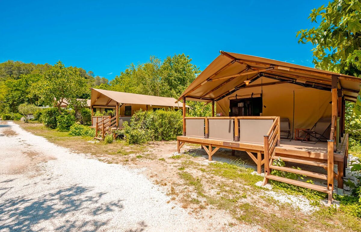 15 - Camping Les Tomasses - Hébergement