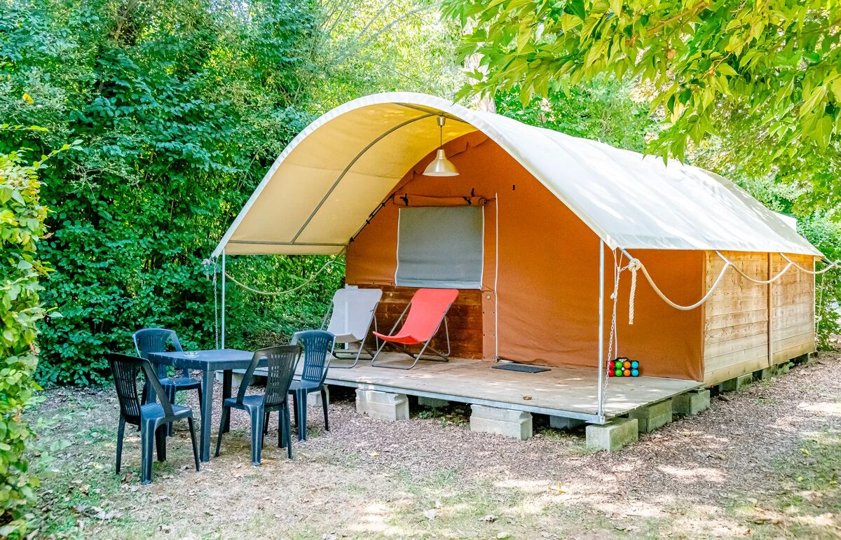 13 - Camping Le Tiradou - Hébergement