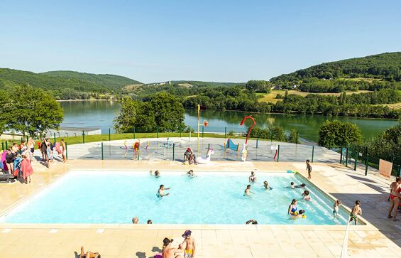 01-Camping-Le-Lac-du-Causse-Piscine-2