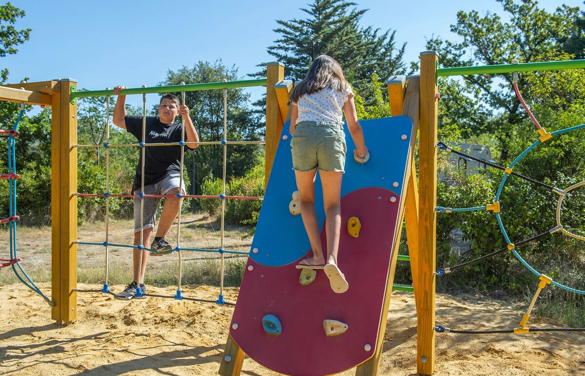 12  - Camping Les Rives de l'Aygues - Aire de jeux