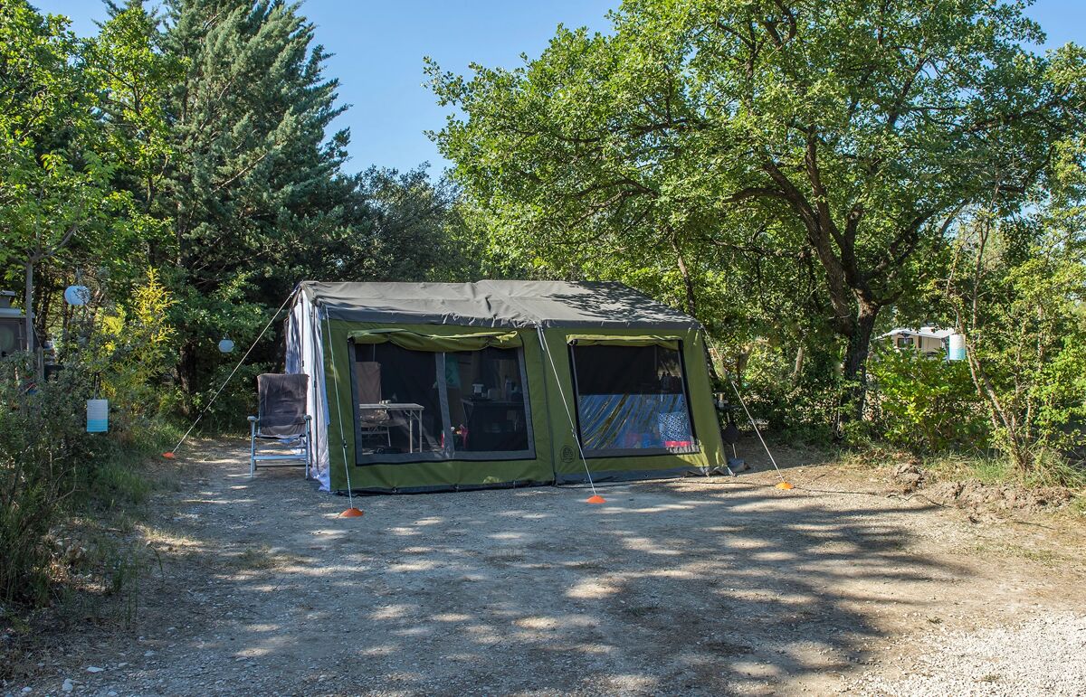 21  - Camping Les Rives de l'Aygues - Hébergement