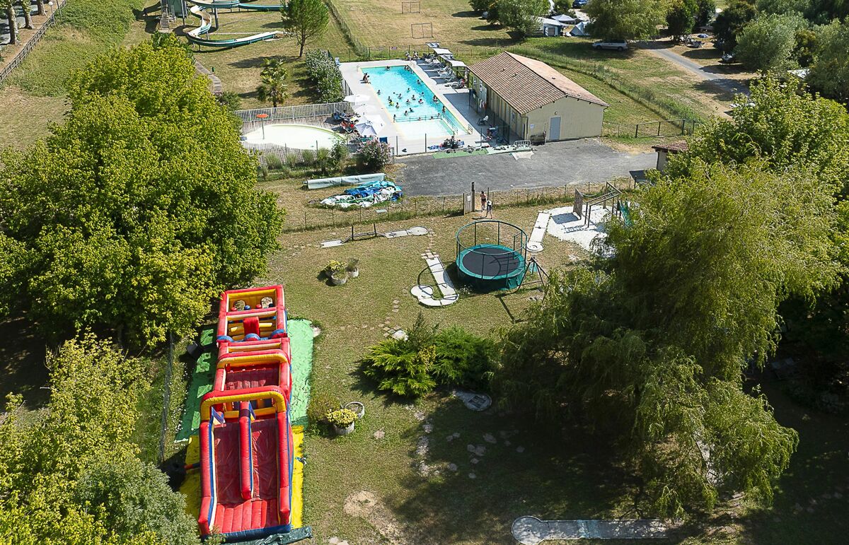 15 - Camping Dordogne verte - Aire de jeux