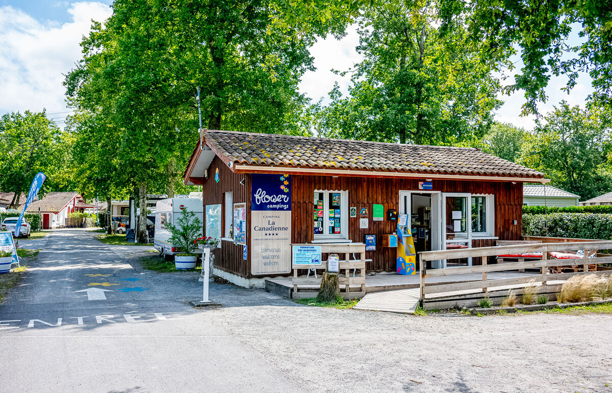 09 - Camping La Canadienne - Piscine