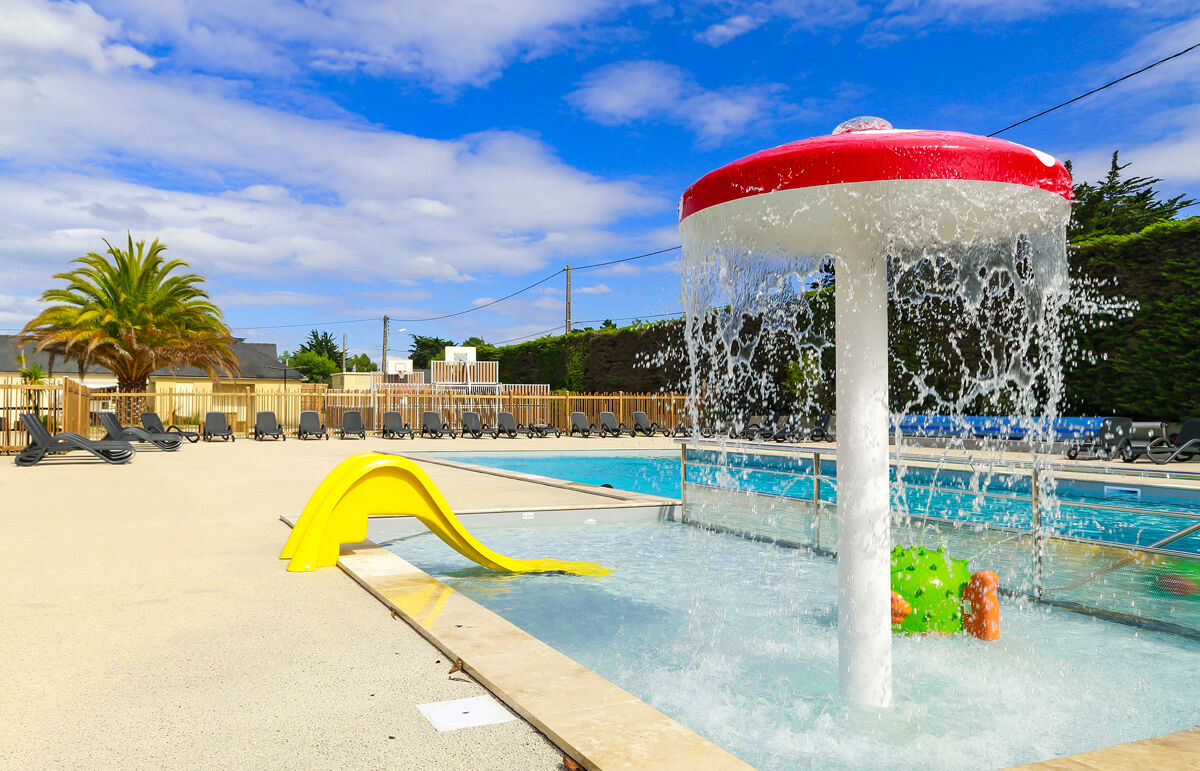 01 - Camping Le Vieux Moulin - Piscine