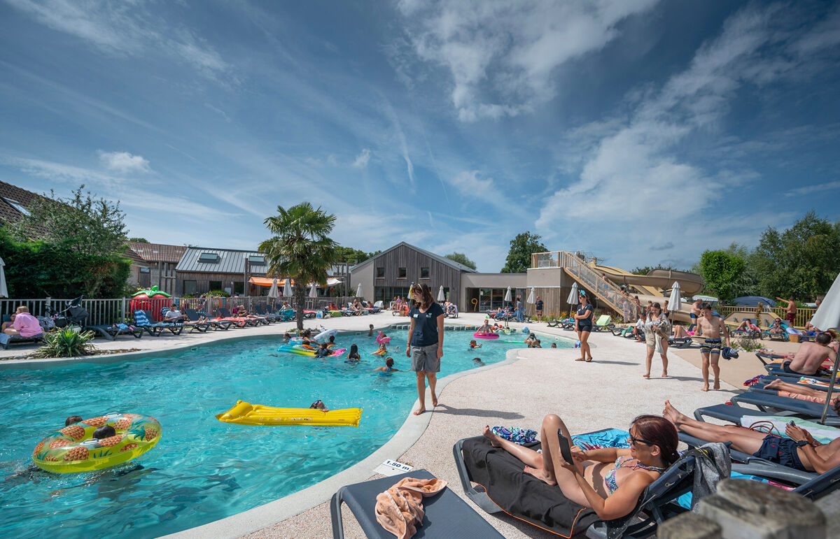 05 - Camping Les Aubépines - Piscine