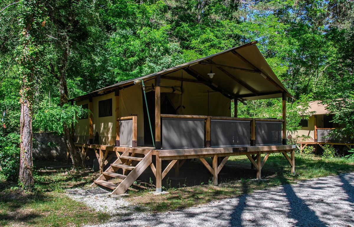 22 - Camping La Pinède - Hébergement