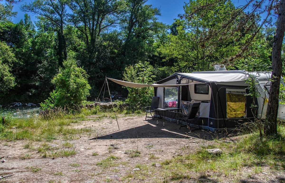 28 - Camping La Pinède - Hébergement