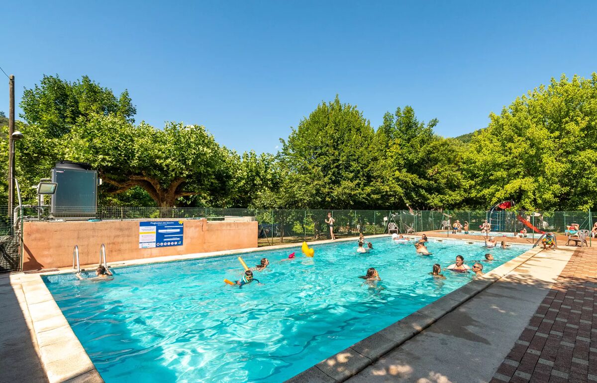 04 - Camping Le Val de l'Arre - Piscine