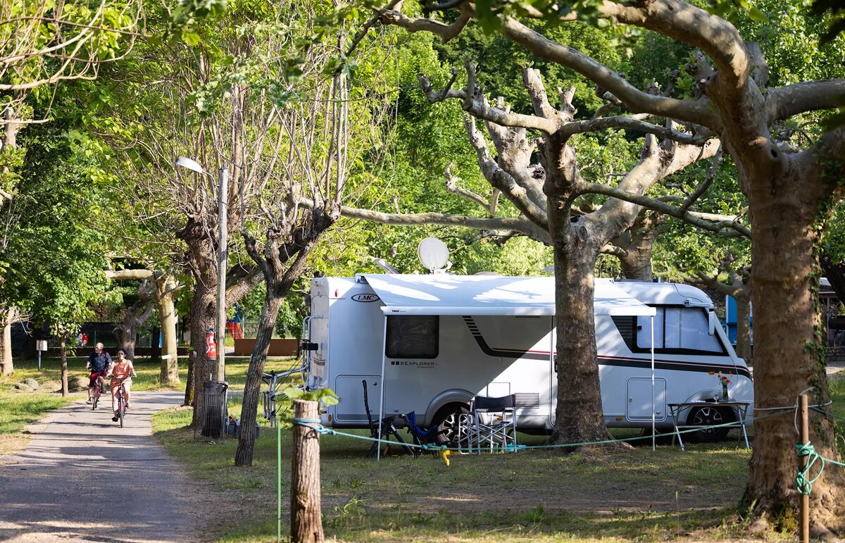 16 - Camping Le Val de l'Arre - Hébergement