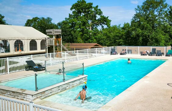 02 - Camping La Forêt - Piscine