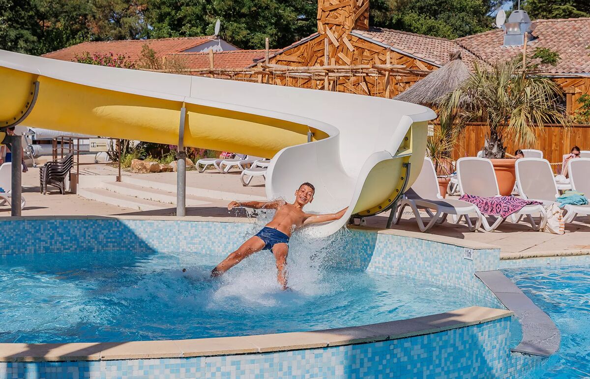 06 - Camping Au Bois des Biches - Piscine