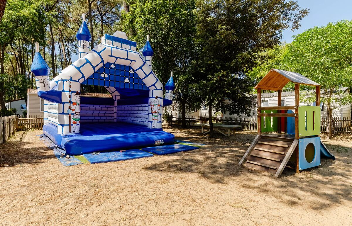 26 - Camping Au Bois des Biches - Aire de jeux
