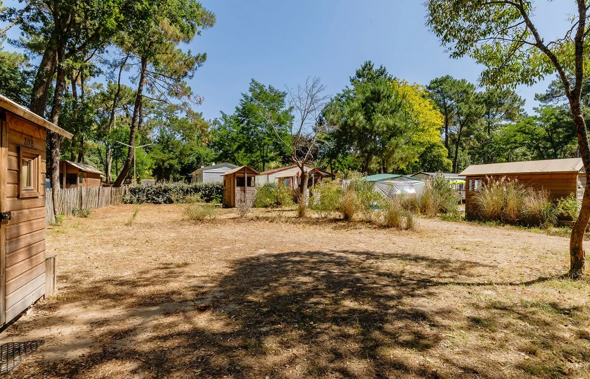 30 - Camping Au Bois des Biches - Hébergement