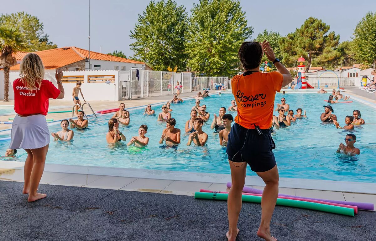 09 - Camping Escale du Perthuis - Piscine