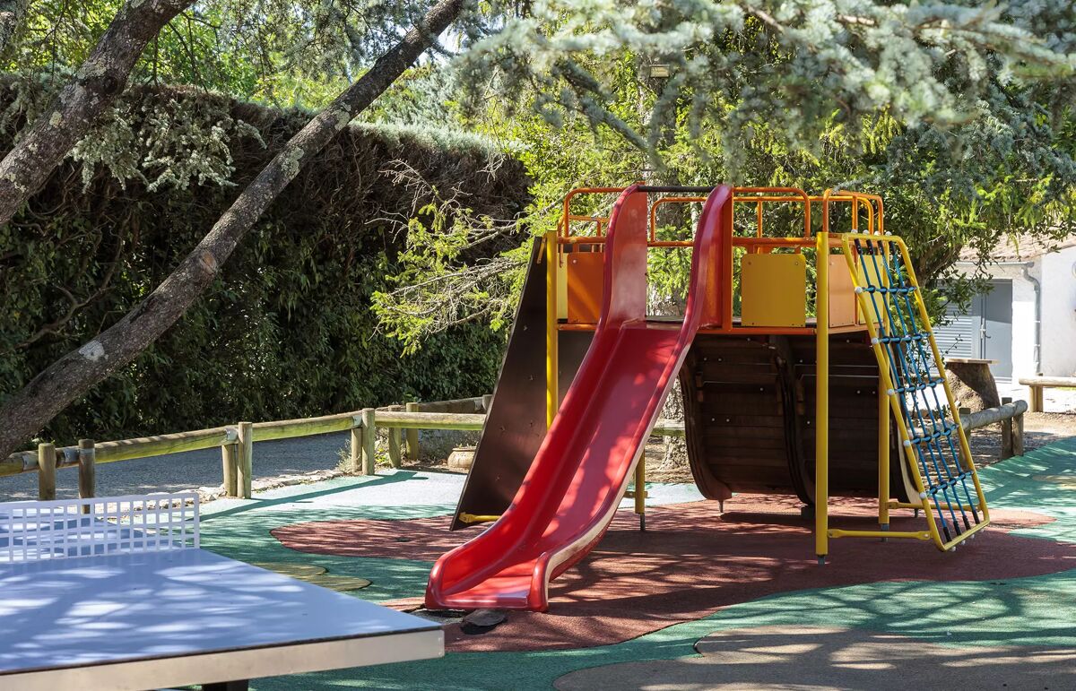 12 - Campings Les Paillotes - Aire de jeux