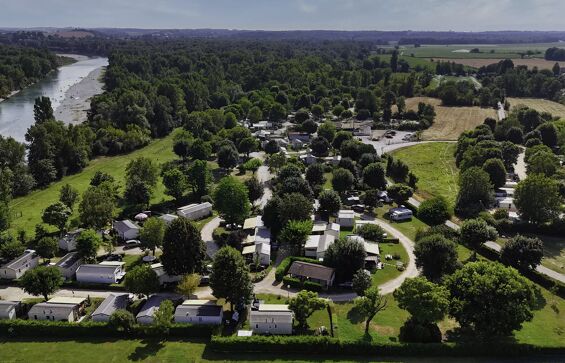 03 - Camping Les Plages de l'Ain - Situation