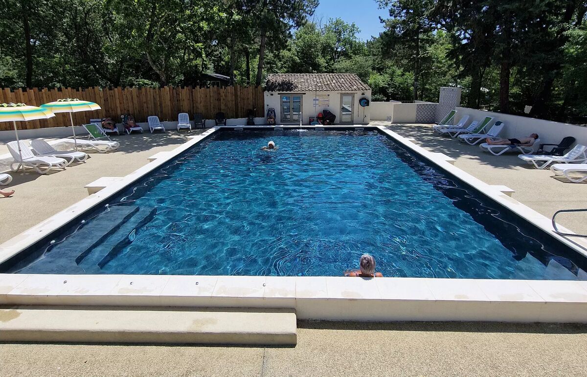01  - Camping Les Rives de l'Aygues - Piscine