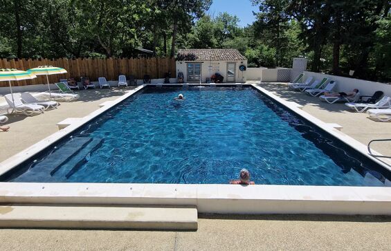 01  - Camping Les Rives de l'Aygues - Piscine