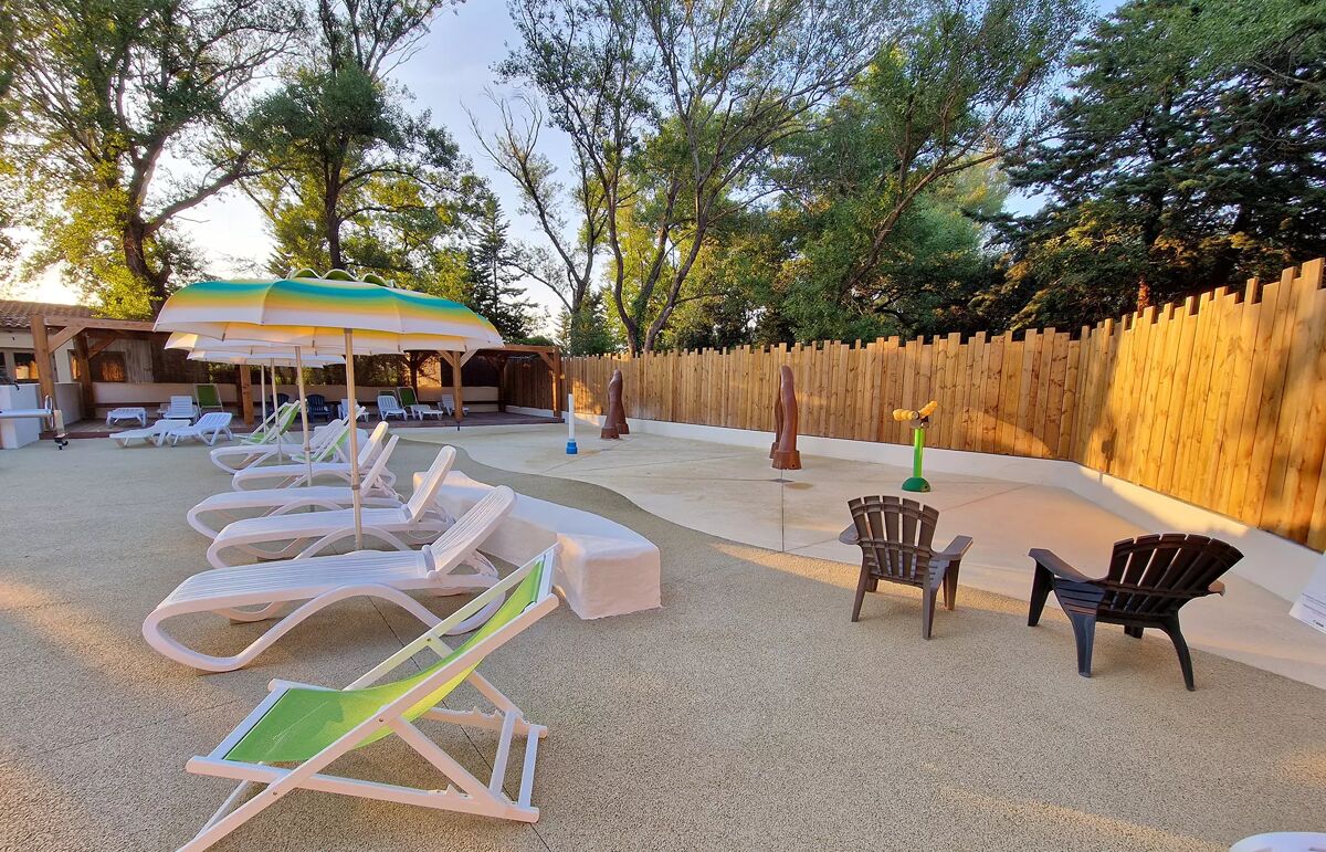 06  - Camping Les Rives de l'Aygues - Piscine