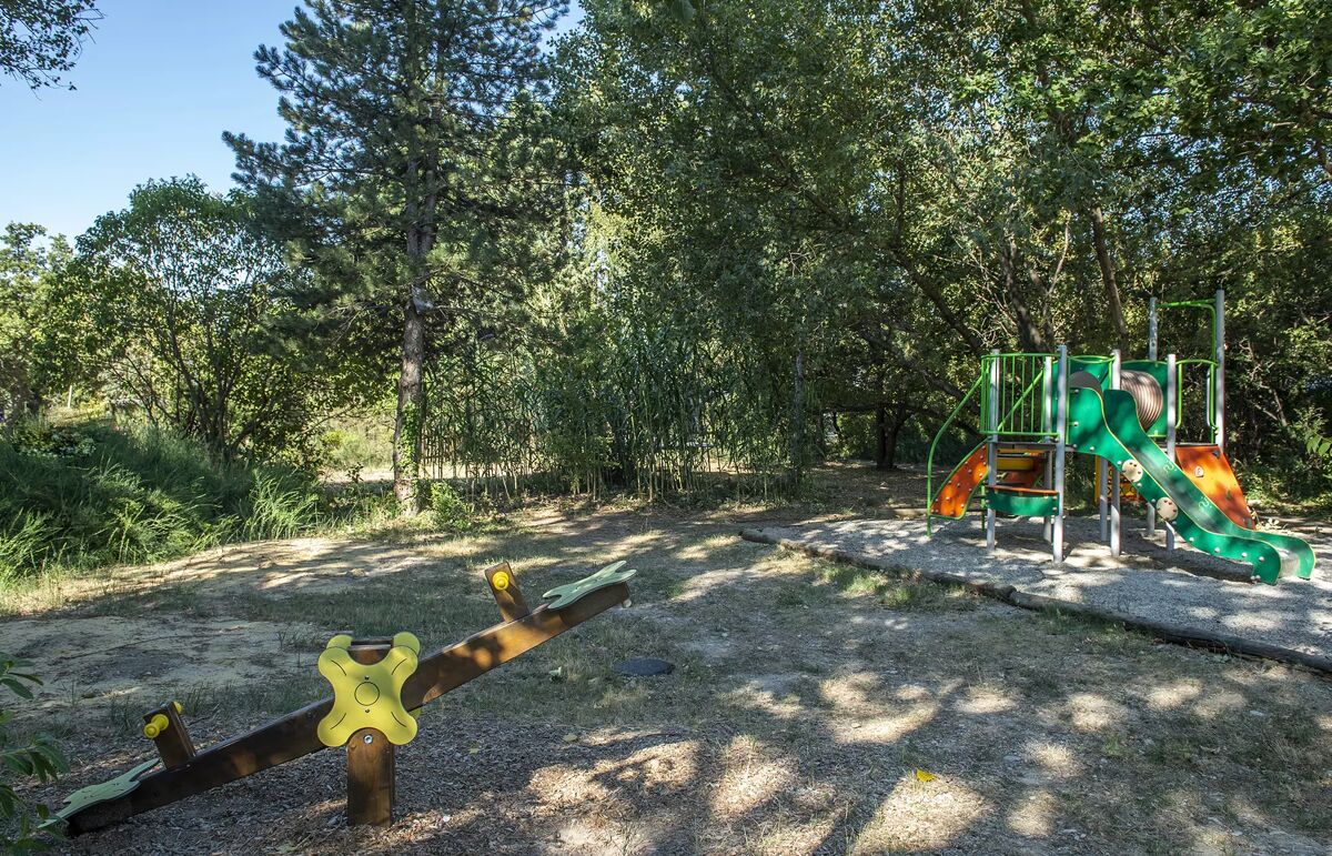 14  - Camping Les Rives de l'Aygues - Aire de jeux