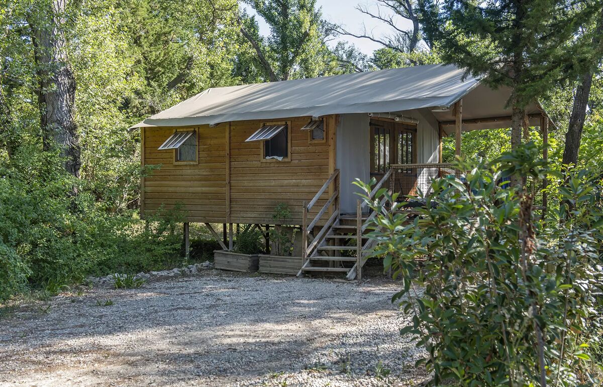 20  - Camping Les Rives de l'Aygues - Hébergement