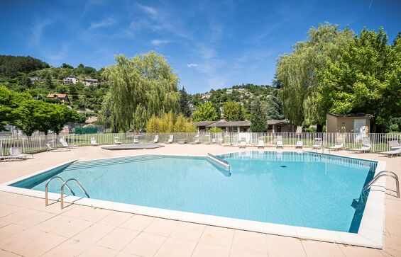 01 - Camping du Gévaudan - Piscine