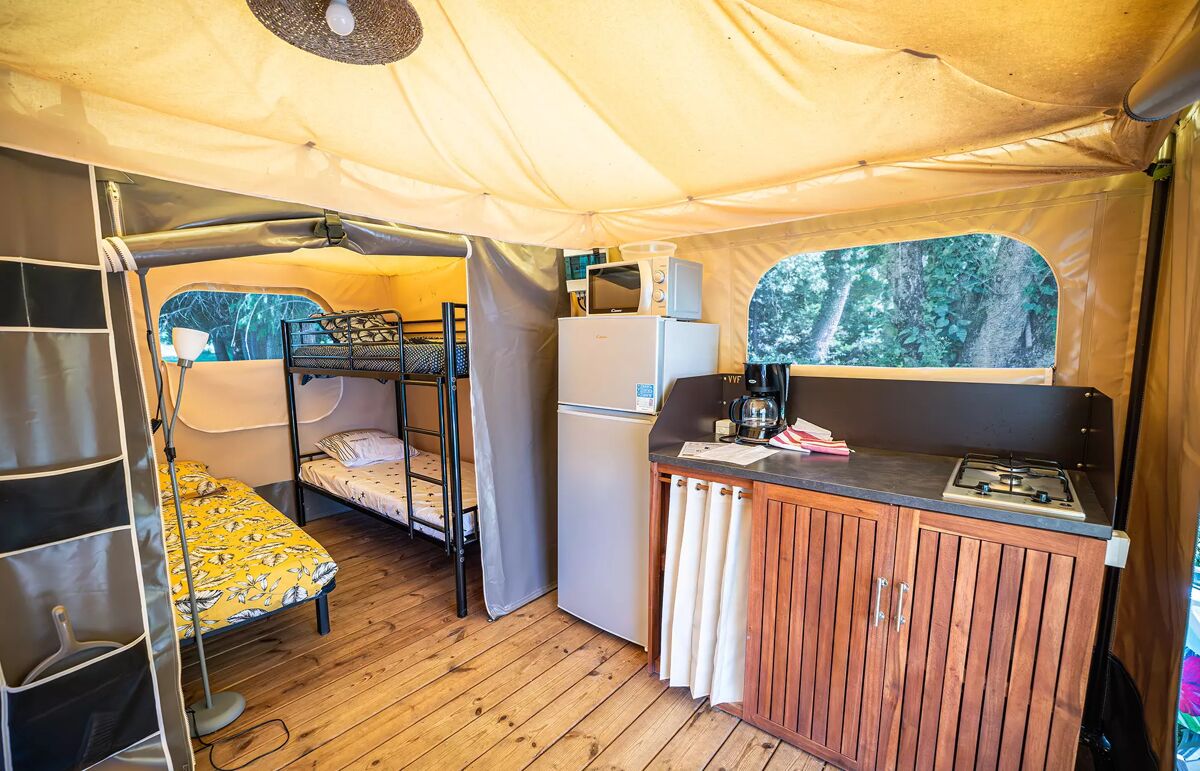 15 - Camping du Gévaudan - Hébergement