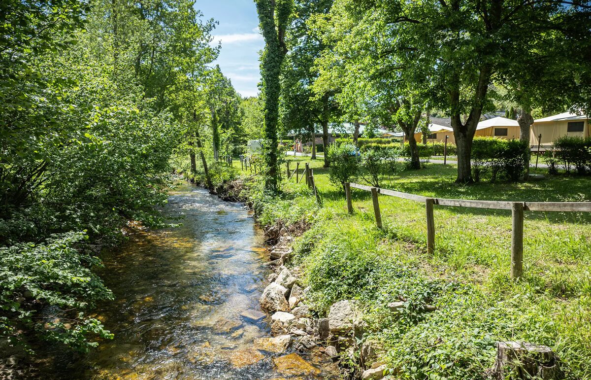 27 - Camping du Gévaudan - Hébergement