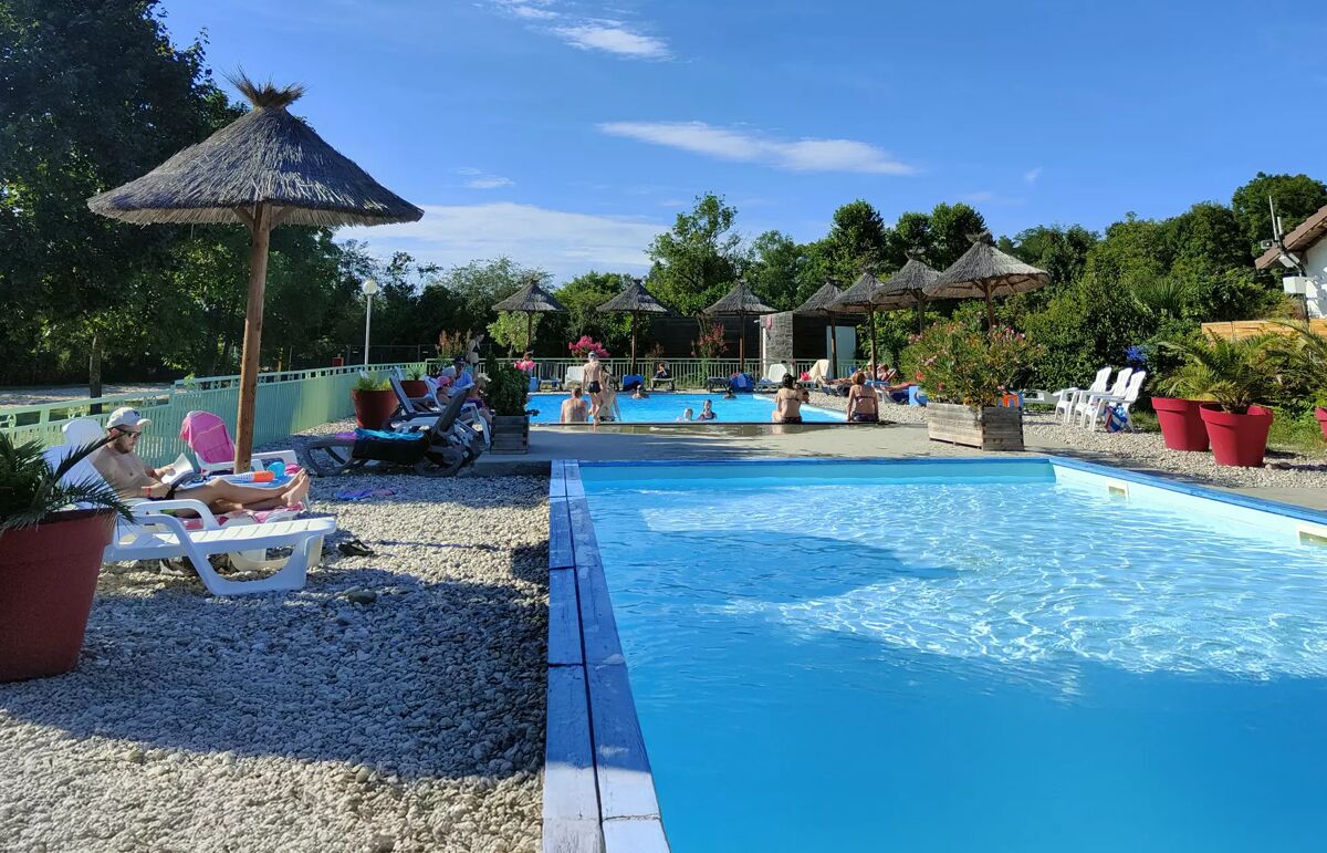 01 - Camping Les Plages de l'Ain - Piscine