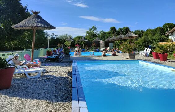 01 - Camping Les Plages de l'Ain - Piscine