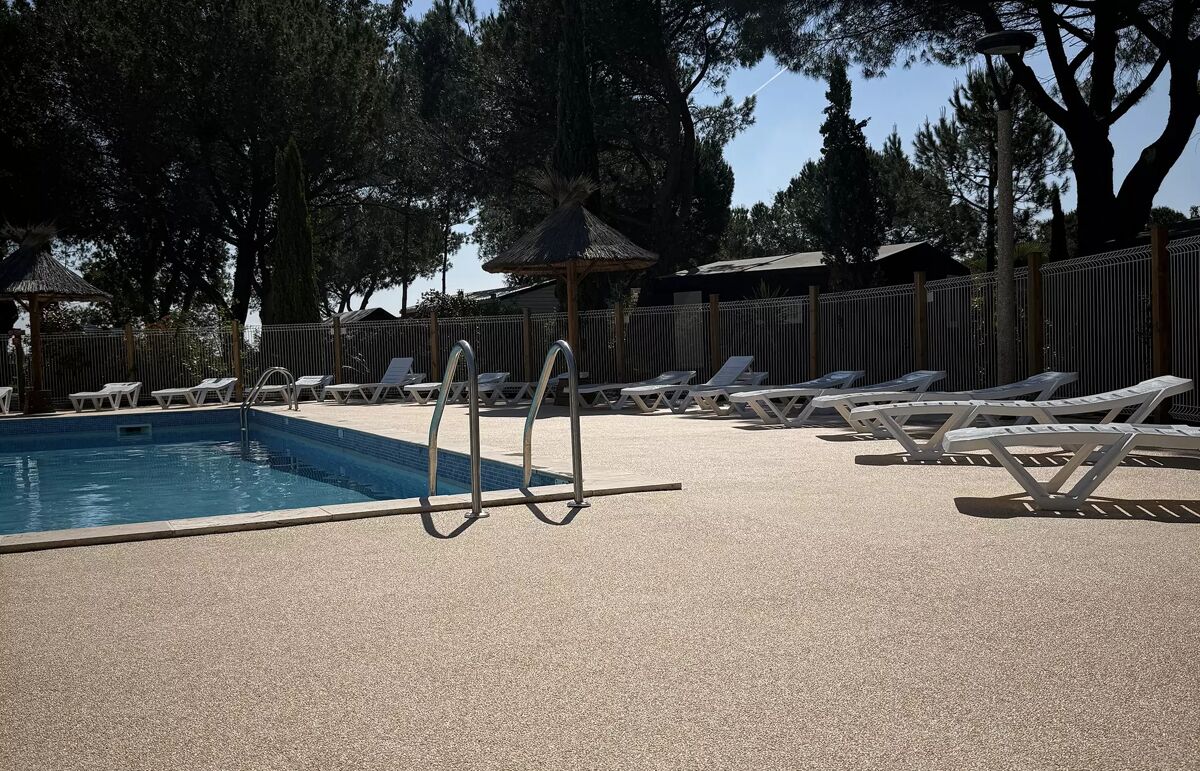 05 - Camping Le Mas de Mourgues - Piscine