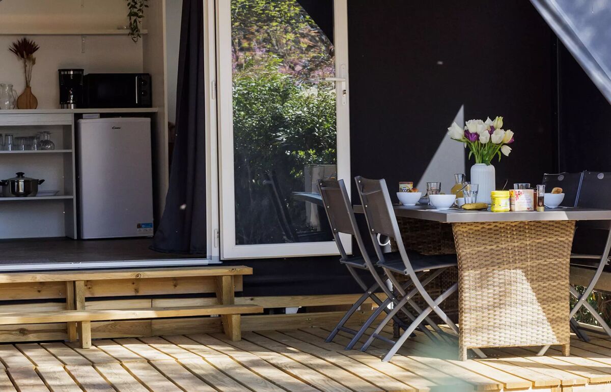 12 - Camping Le Mas de Mourgues - Hébergement