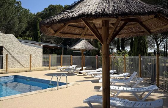 01 - Camping Le Mas de Mourgues - Piscine