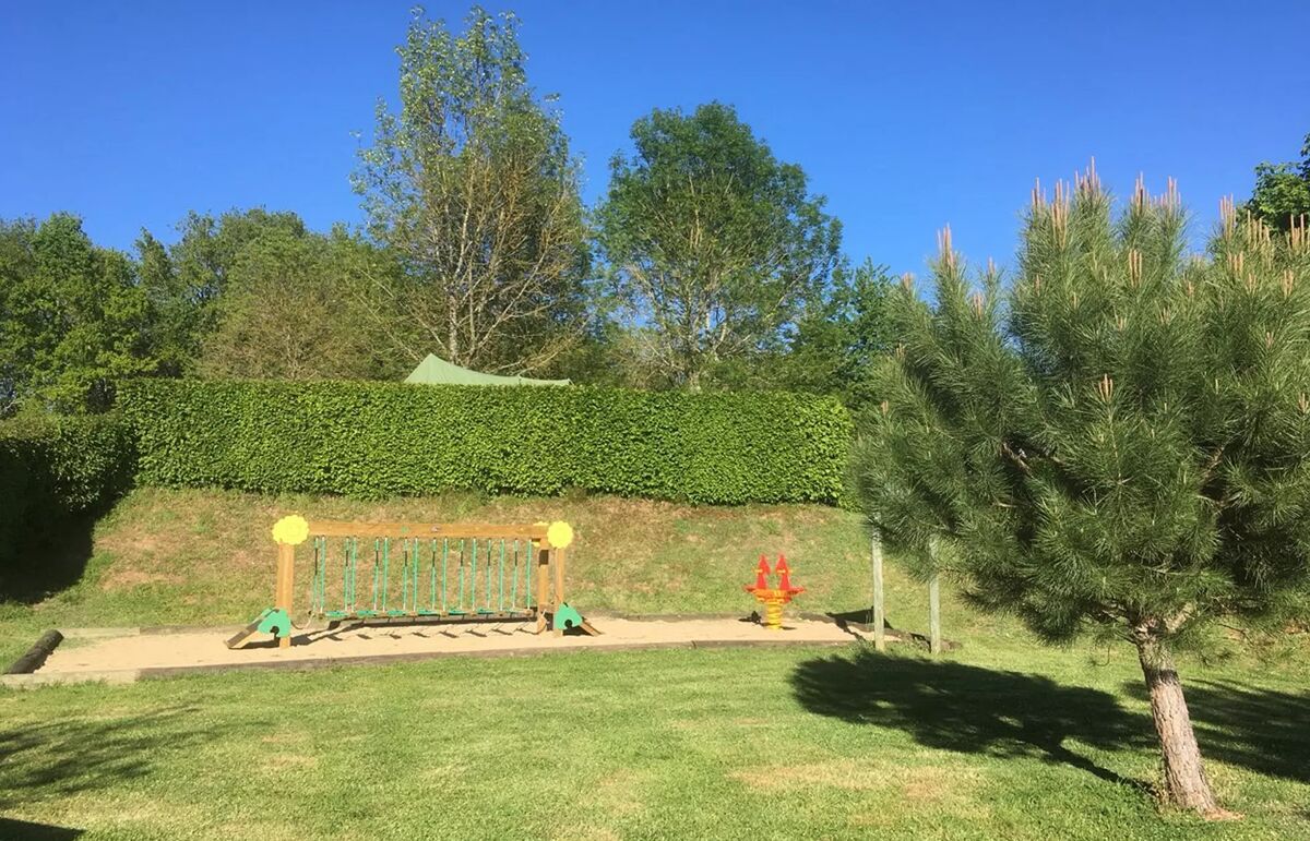 10 - Camping Val Vert en Bery - Aire de jeux