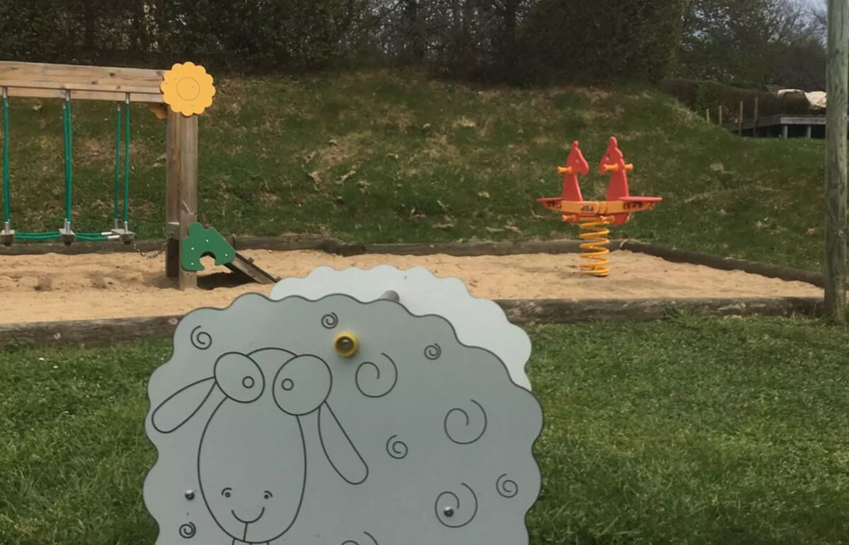 11 - Camping Val Vert en Bery - Aire de jeux