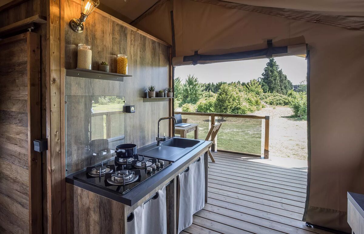 28 - Camping Les Micocouliers - Hébergement