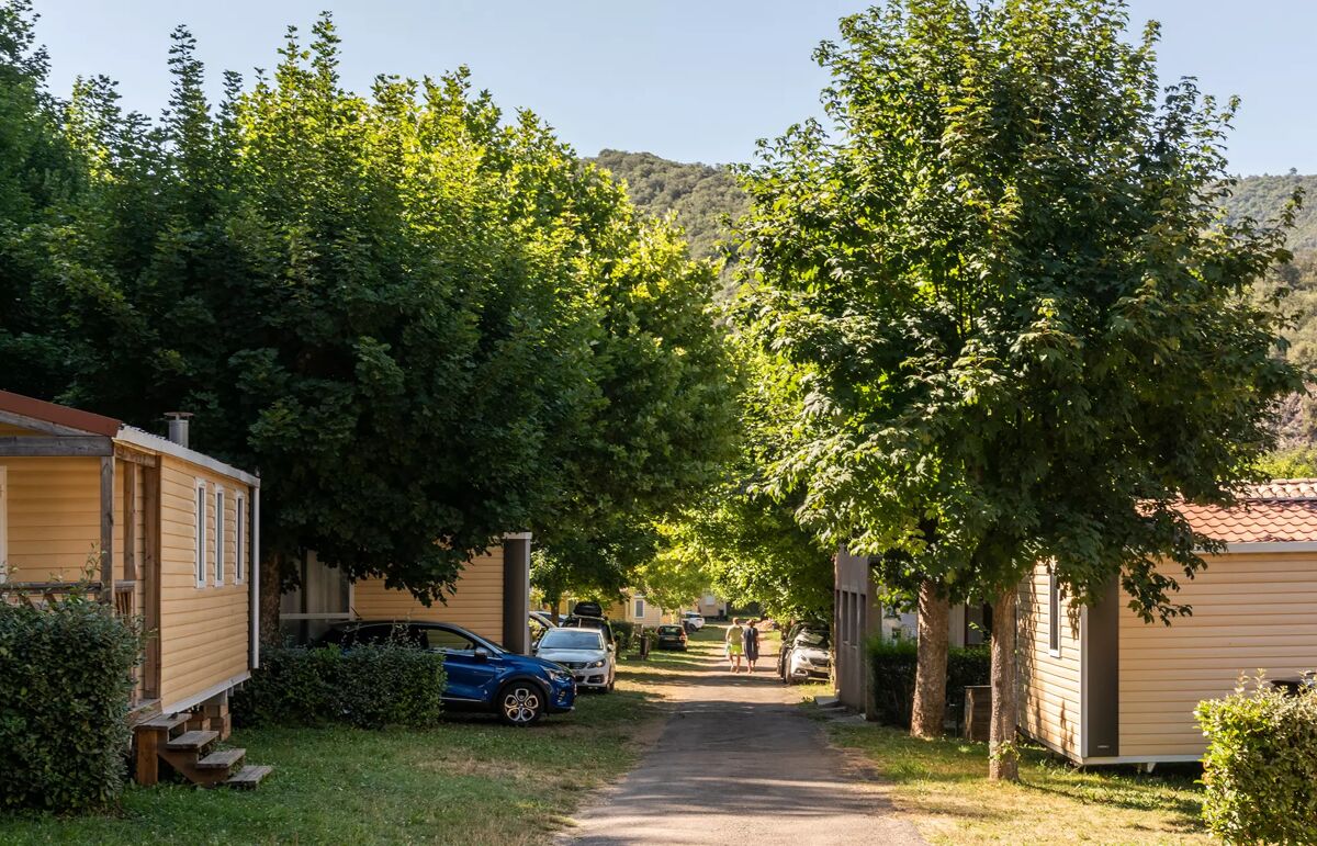 21 - Camping Le Val de l'Arre - Hébergement