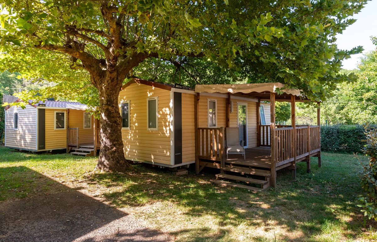 22 - Camping Le Val de l'Arre - Hébergement