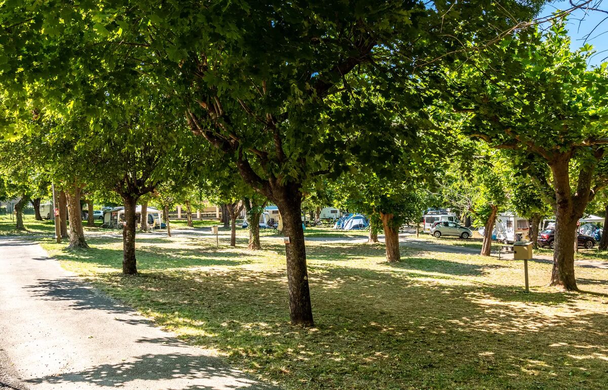 27 - Camping Le Val de l'Arre - Hébergement