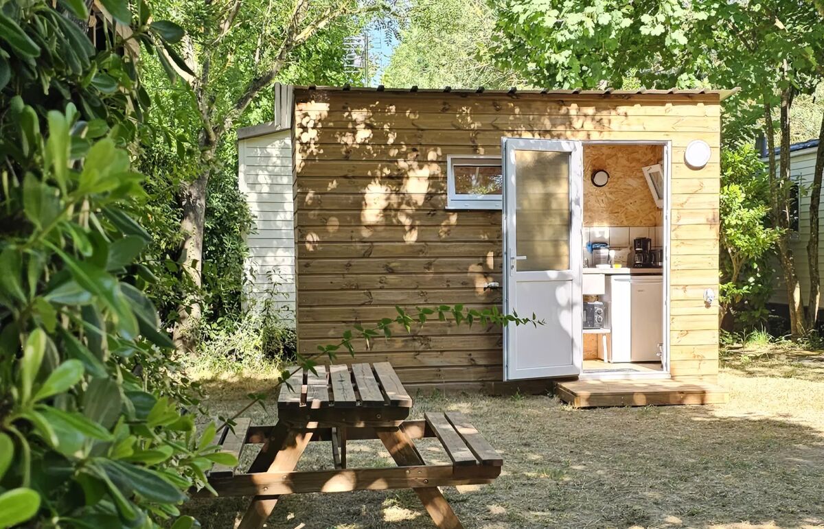 06 - Camping Le Dolium - Hébergement