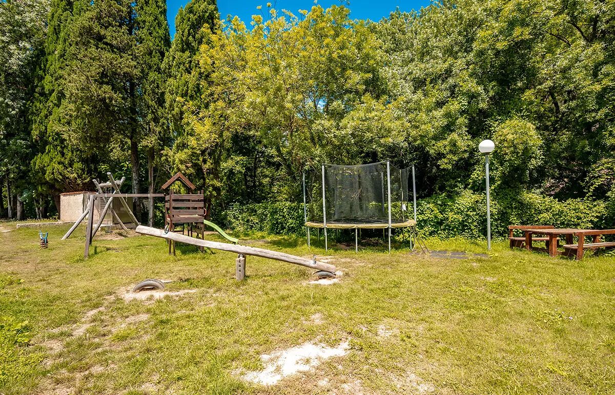 08 - Camping Les Tomasses - Aire de jeux