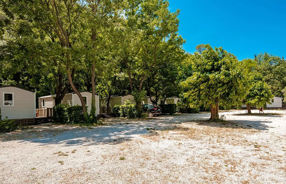 17 - Camping Les Tomasses - Hébergement