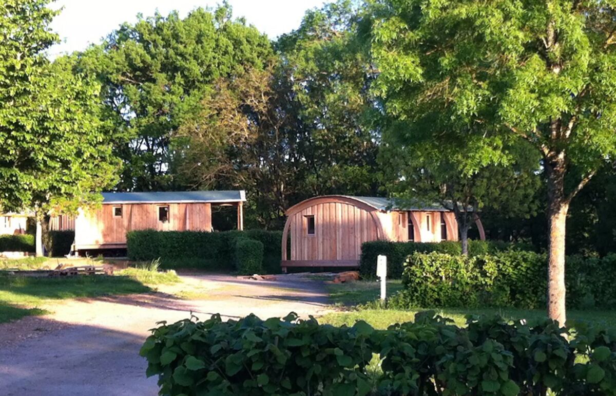 10 - Camping Val Vert en Bery - Hébergement